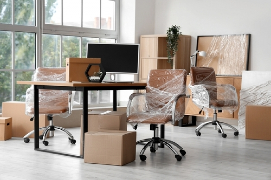 Commercial long-distance moving services